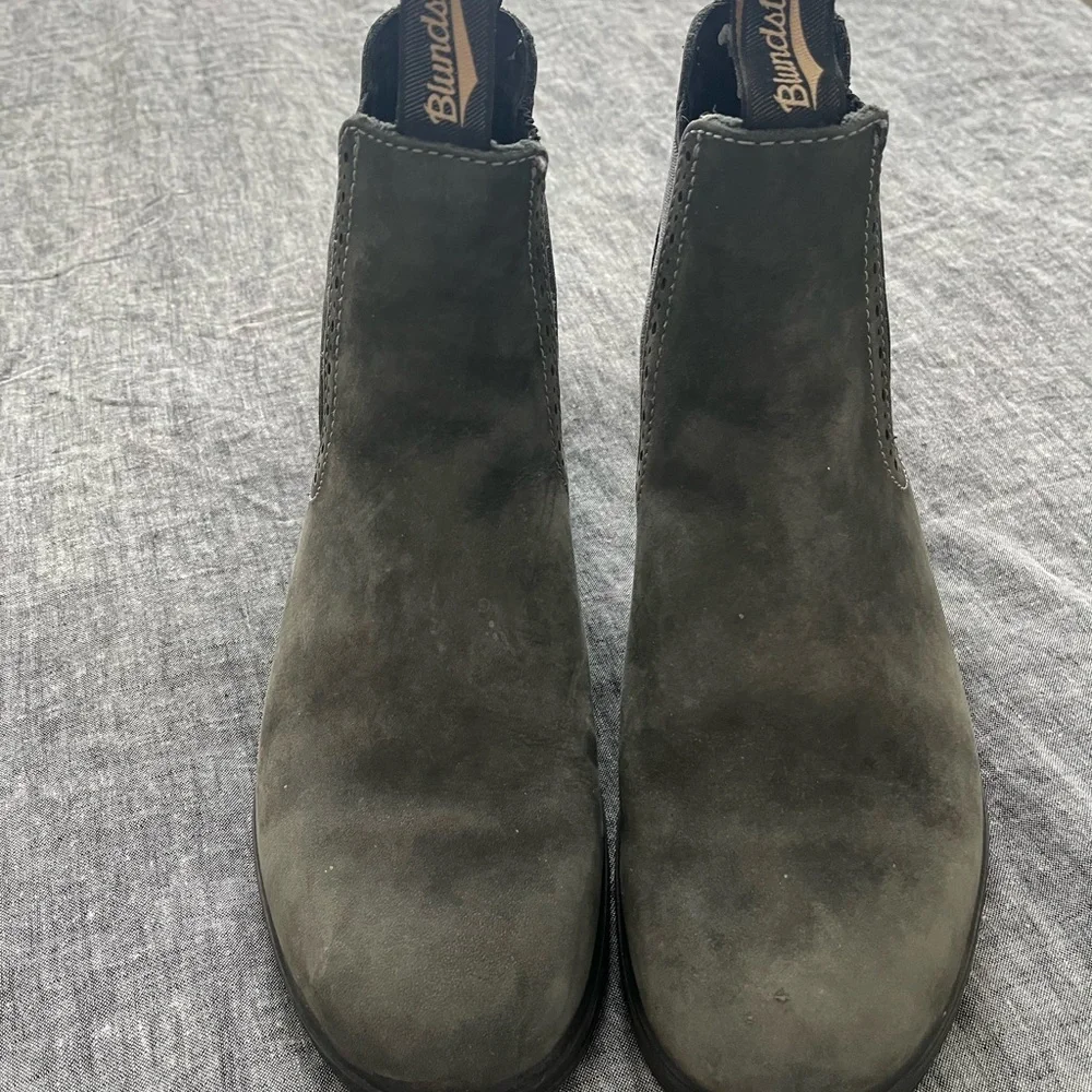 Blundstones Women’s 9 (6.5) - Picture 1 of 7